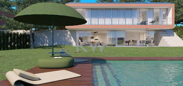 Moradia de Elegância Contemporânea no Coração do Bom Sucesso Resort