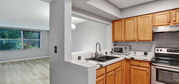 4025 N Federal Hwy Apt 113B, Oakland Park, FL 33308