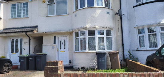 Semi-detached house to rent in Browning Road, Luton LU4