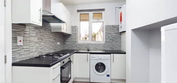 Flat to rent in Kingsbury Road, Kingsbury, London NW9