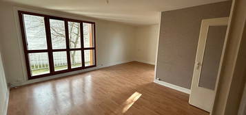 Appartement  à louer, 3 pièces, 2 chambres, 79 m²