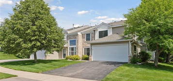 7629 Arboretum Village Cir, Chanhassen, MN 55317