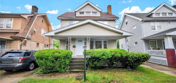 1045 Nela View Rd, Cleveland Heights, OH 44112