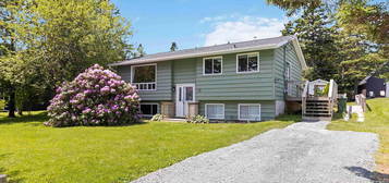 28 Karen Cres, Porters Lake, NS B3E 1K3