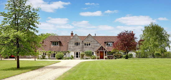 6 bed detached house for sale