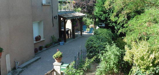 Maison de Village T3 avec Jardinet et terrasse