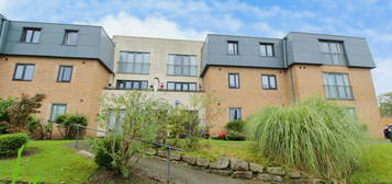 Flat for sale in Grosvenor Gardens, Bolton BL3