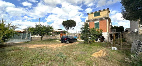 VILLA SINGOLA A NETTUNO