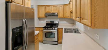 84 W Belvidere Rd Unit 84-202 Belv, Grayslake, IL 60030