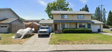 731 N Church St # A, Phoenix, OR 97535