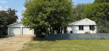 1108 E Main St, Camrose County, AB T0B 3P0