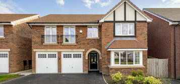 5 bedroom detached house for sale