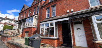 5 bed terraced house to rent