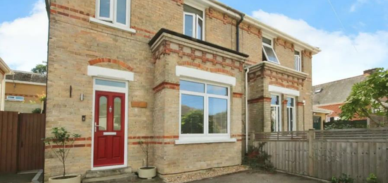 3 bedroom semi-detached house