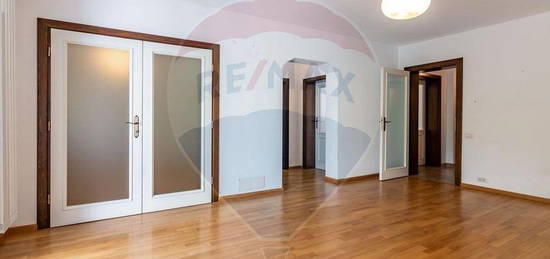 Apartament 3 camere in vila Domenii - Casin | curte proprie |