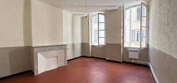 Appartement à rénover 13006