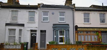 5 bedroom terraced house to rent