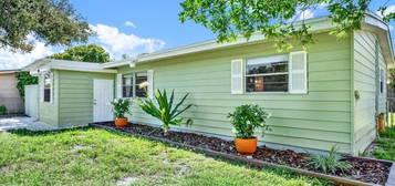 4430 W Wallace Ave, Tampa, FL 33611