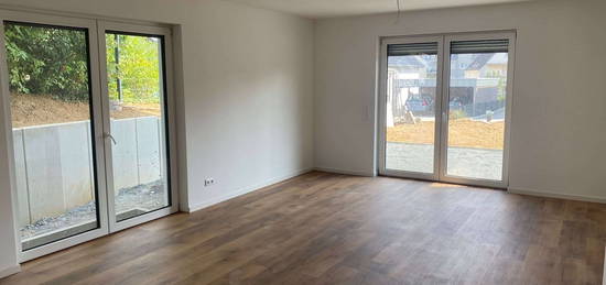 Neubau: Erstbezug: Moderne 2-Zimmer-Wohnung mit großen, hellen Räumen