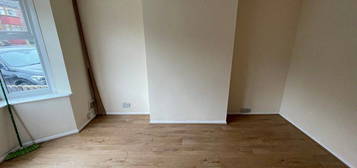 Semi-detached house to rent in Whiteways Road, Sheffield S4