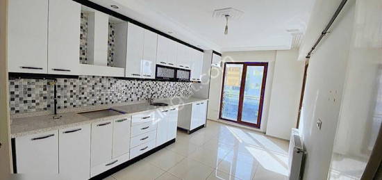 Evkara bulvarnda 3+1 141 m2 ebeveyn banyolu hazr daire