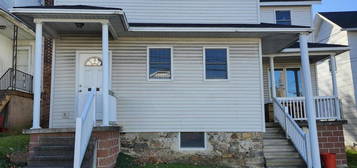 136 E Grove St, Taylor, PA 18517