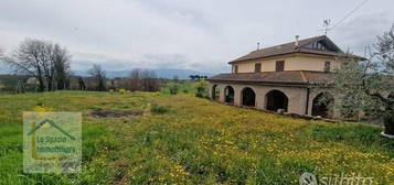 Genazzano, casa indipendente con terreno