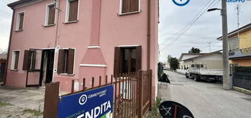 CASA SINGOLA CON GARAGE