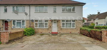 2 bedroom ground maisonette for sale