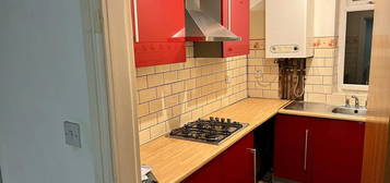 3 bed flat to rent