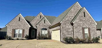 6335 Creekside Lake Dr, Arlington, TN 38002