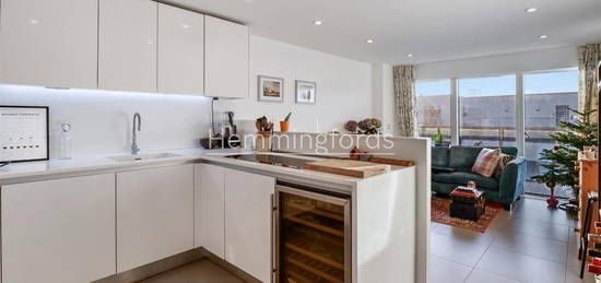 Flat to rent in Dance Square, London EC1V