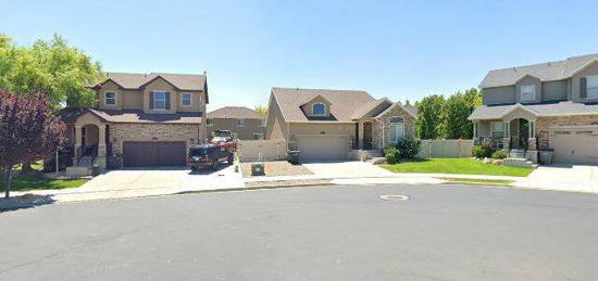 3653 W Snowfield Ct, South Jordan, UT 84095