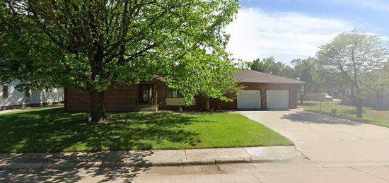 111 E  5th St, Ellinwood, KS 67526