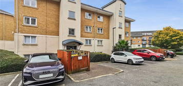 Flat to rent in Chichester Wharf, Erith DA8