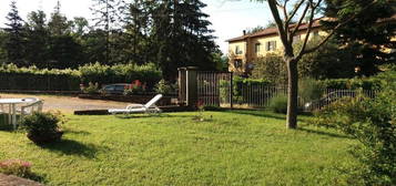 Villetta su 2 piani con giardino e garage