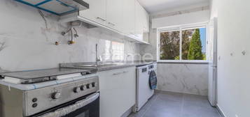 Arrendamento de Apartamento T2  na rua de Ceuta, 3