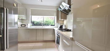 2 bed flat to rent