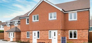 3 bed detached house to rent