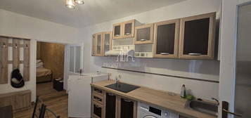 Apartament la curte comuna, zona centrala, Sighisoara