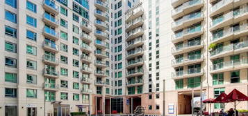 Flat to rent in St George Wharf, Vauxhall, London SW8