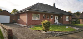 Freistehender Bungalow mit Garage und Garten