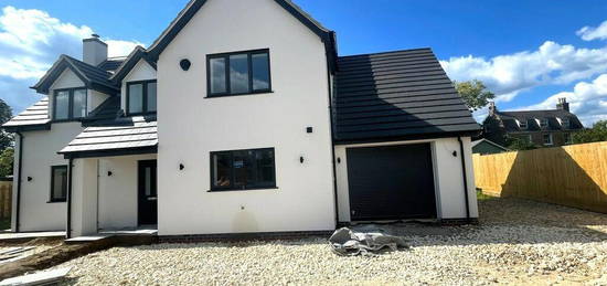 4 bedroom detached house