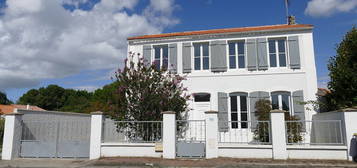 Maison  à vendre, 5 pièces, 3 chambres, 156 m²