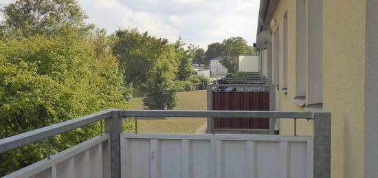 Der erste Monat KALTMIETFREI! Ungestört und ruhig im 2.OG  mit Balkon und Blick ins Grüne!