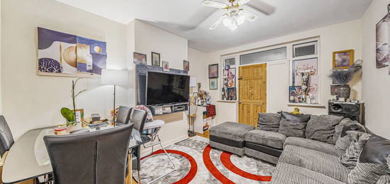 Flat for sale in Westview Close, Neasden, London NW10