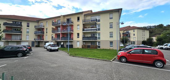 St Clair de la Tour - 2 ch + bureau -  81m²-  terrasse et garage