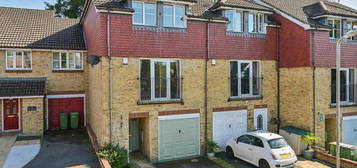 3 bedroom end of terrace house