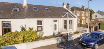 3 bed semi-detached house for sale