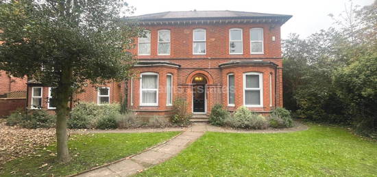 Flat to rent in Erleigh Road, Reading RG1